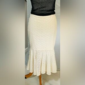 Alexander McQueen Ivory Eyelet Ruffle-Hem Skirt – Size 40.
